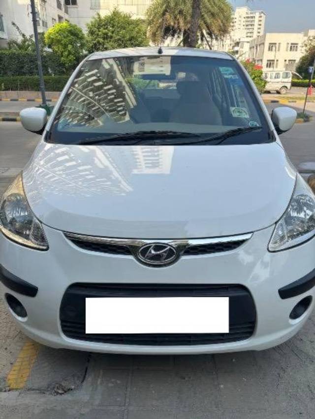 https://images10.gaadi.com/usedcar_image/4527576/original/processed_597ae9f0-6b9c-480e-9ab5-9bb18e4331ea.jpeg?imwidth=6400