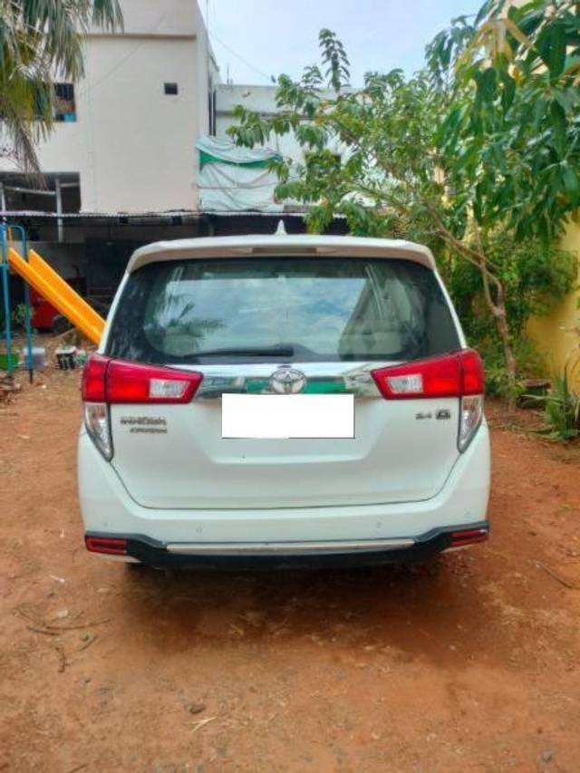 https://images10.gaadi.com/usedcar_image/4527618/original/processed_99e27fe7-1e7f-4c6a-8fda-1fd7787a99fb.jpg?imwidth=6401