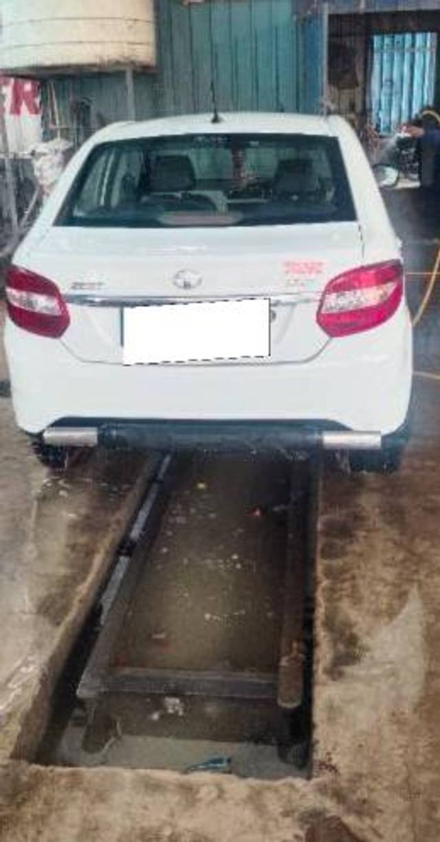 https://images10.gaadi.com/usedcar_image/4527619/original/processed_e4f83a2d-9065-47fe-b844-3292faff76c7.jpg?imwidth=6401
