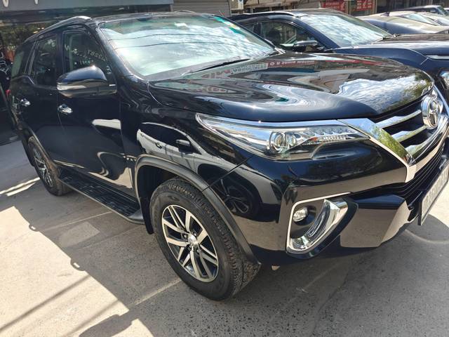 https://images10.gaadi.com/usedcar_image/4527620/original/processed_9b3e1e00d397d7d263186c424d53087a.jpg?imwidth=6400