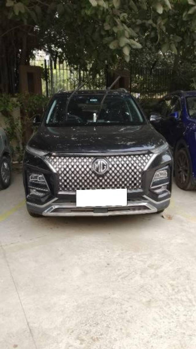 https://images10.gaadi.com/usedcar_image/4527627/original/processed_71f2edfd-9738-41a5-b98d-141100d4a64d.jpg?imwidth=6400