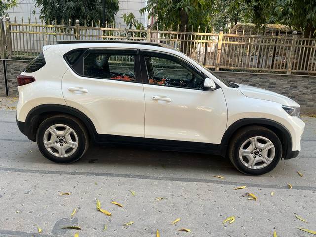 https://images10.gaadi.com/usedcar_image/4527628/original/65d0ebdbb992ef1f95555813057b3faf.jpg?imwidth=6401