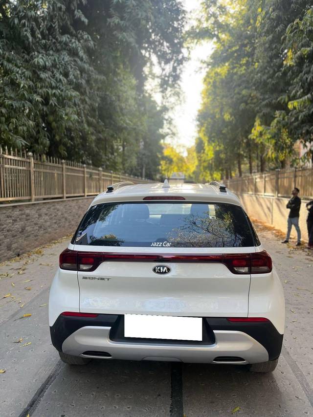 https://images10.gaadi.com/usedcar_image/4527628/original/processed_ca5e275466fdd61d26927b06f7a20726.jpg?imwidth=6402