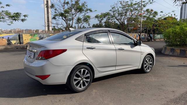 https://images10.gaadi.com/usedcar_image/4527633/original/processed_b8ae15d322b28b1a580e22fad4183f0e.jpg?imwidth=6402