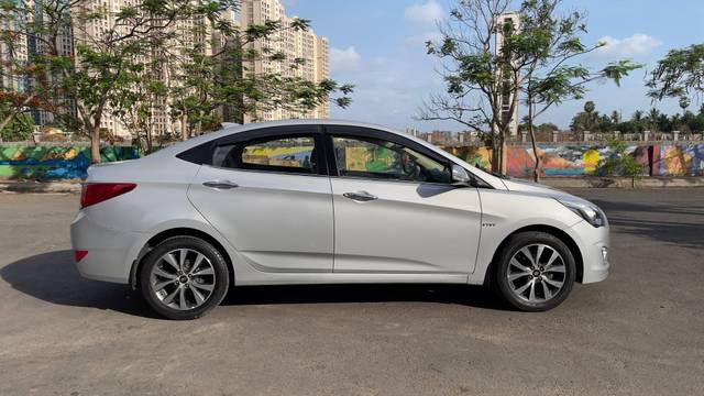 https://images10.gaadi.com/usedcar_image/4527633/original/processed_df01191f776bd745d608096be2724779.jpg?imwidth=6401