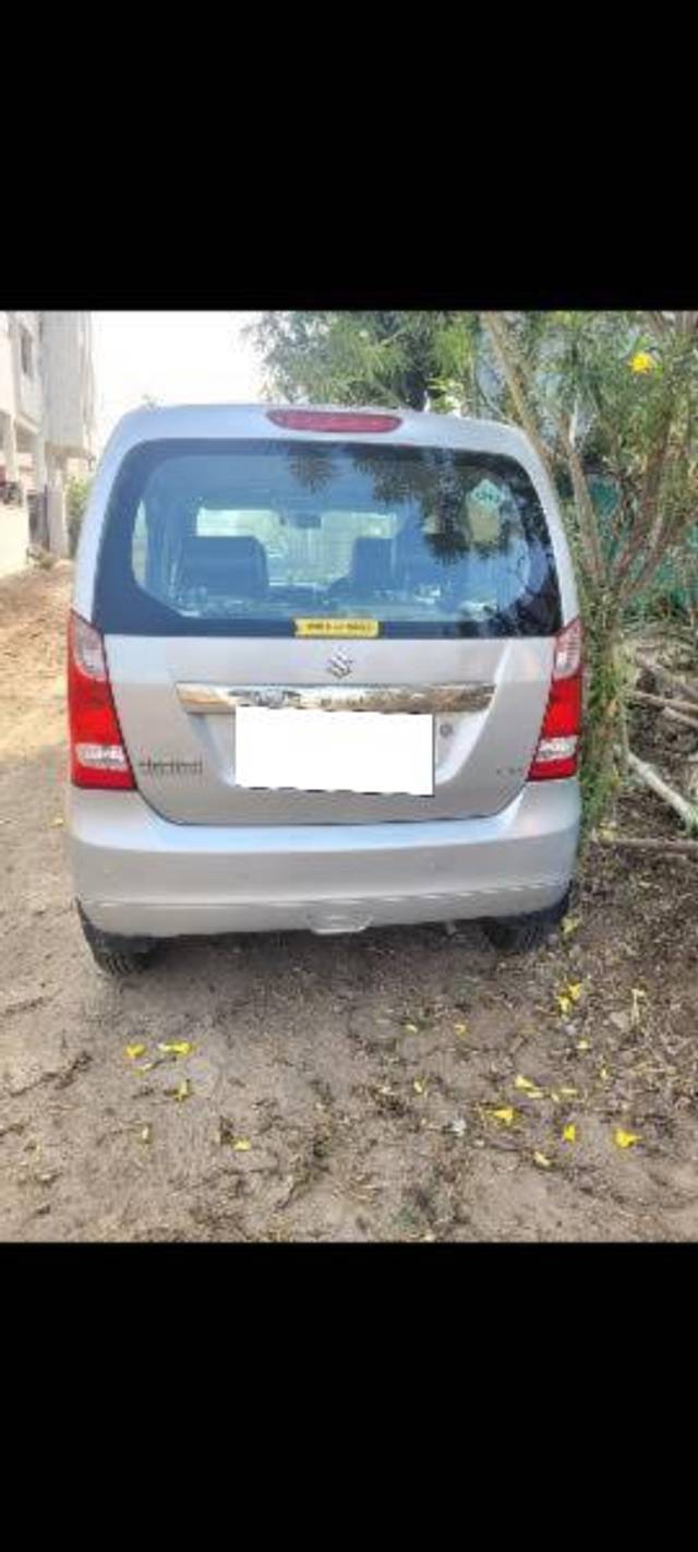https://images10.gaadi.com/usedcar_image/4527639/original/processed_99c21faa-9d21-4b08-9994-be8563c7b18c.jpg?imwidth=6401
