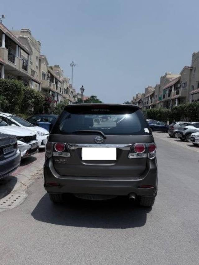 https://images10.gaadi.com/usedcar_image/4527644/original/processed_0e02fc9d-7d24-4239-bd2a-0ee0258d0cd7.jpeg?imwidth=6401