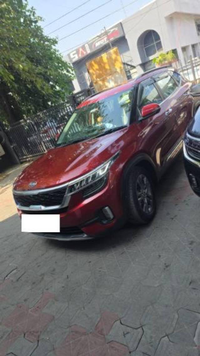 https://images10.gaadi.com/usedcar_image/4527645/original/processed_248df774-1624-48ba-9be4-32db95c43137.JPG?imwidth=6400