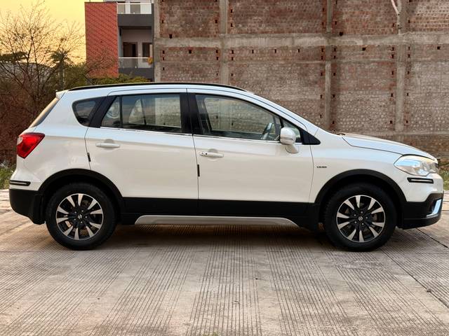 https://images10.gaadi.com/usedcar_image/4527646/original/fb139c689754a6720e4a2e792b96f2a2.jpg?imwidth=6401