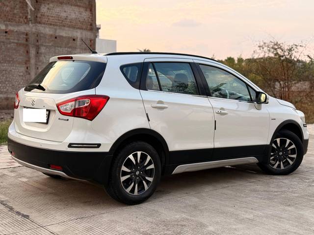 https://images10.gaadi.com/usedcar_image/4527646/original/processed_a0f6b635728c77107ddebb331ad4c77d.jpg?imwidth=6402