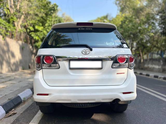 https://images10.gaadi.com/usedcar_image/4527651/original/processed_99cb6929d25eefe1cb976efd025dd36a.jpg?imwidth=6402
