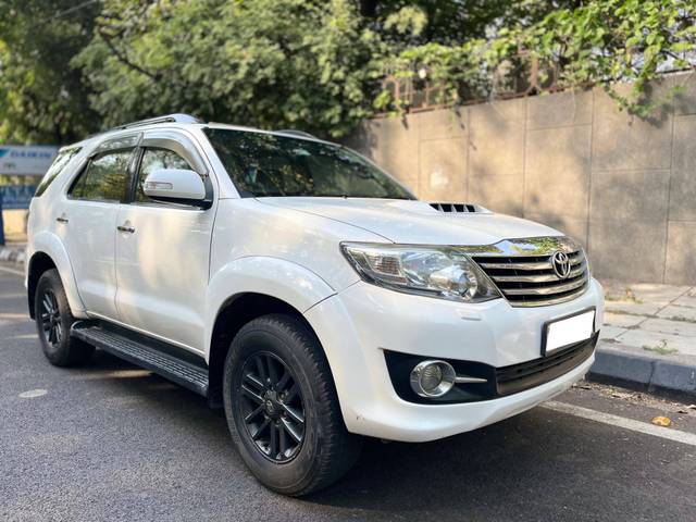 https://images10.gaadi.com/usedcar_image/4527651/original/processed_d873a12ab1625c8086b7bfcb82a98446.jpg?imwidth=6400