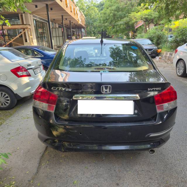 https://images10.gaadi.com/usedcar_image/4527653/original/processed_366670314891f4f4924740d90f838d99.jpg?imwidth=6402