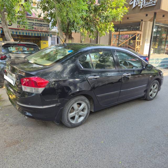 https://images10.gaadi.com/usedcar_image/4527653/original/processed_6862cba22e9cbd0e487f9acf34b6eb9d.jpg?imwidth=6401