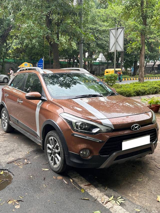 https://images10.gaadi.com/usedcar_image/4527662/original/processed_c24bbc685d7df29c7d00b1dc54e22e3f.jpg?imwidth=6400