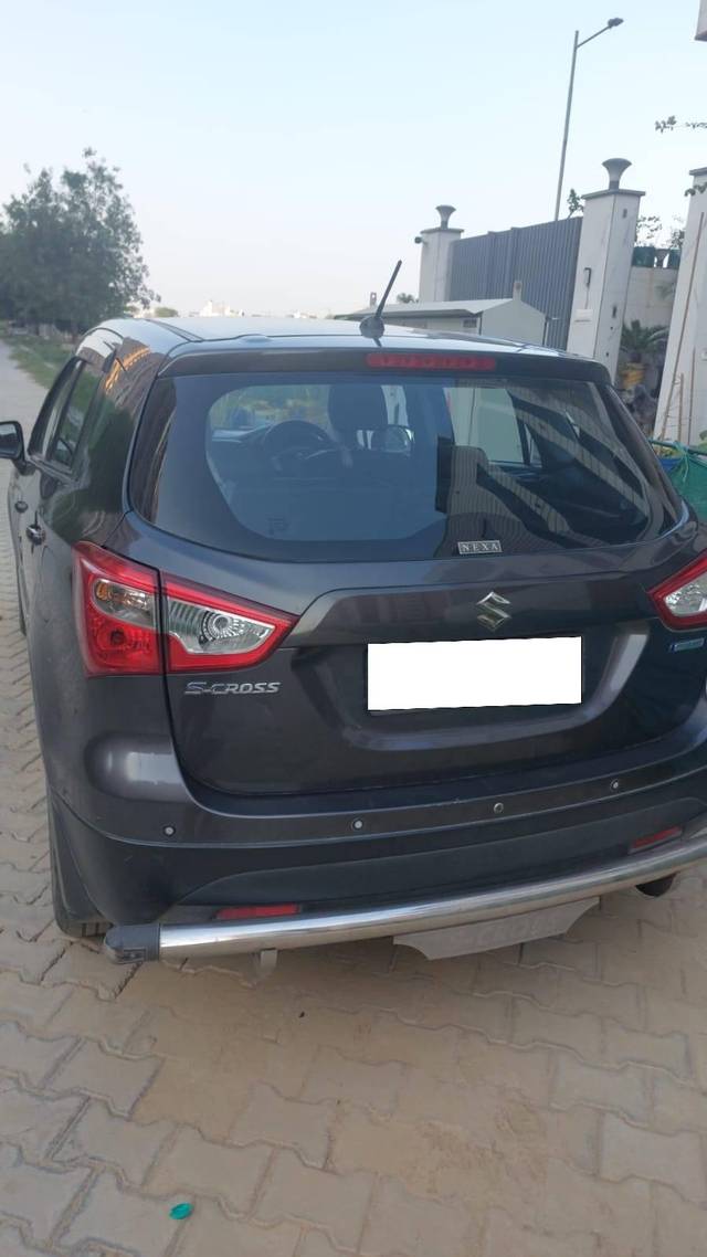 https://images10.gaadi.com/usedcar_image/4527684/original/processed_a85c6f2e-e3b2-4d11-bd2a-b703e597accb.jpg?imwidth=6400