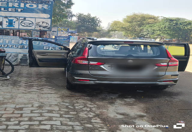 https://images10.gaadi.com/usedcar_image/4527691/original/c40fd950-99a2-45f8-ae37-b54e5de0c7ad.?imwidth=6400