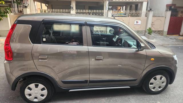 https://images10.gaadi.com/usedcar_image/4527702/original/processed_811c25bf0b2aebc9d888969b68d69072.jpg?imwidth=6401