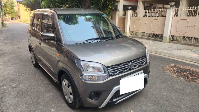 https://images10.gaadi.com/usedcar_image/4527702/original/processed_8954abc7144943c03cc781f884cbd633.jpg?imwidth=6400
