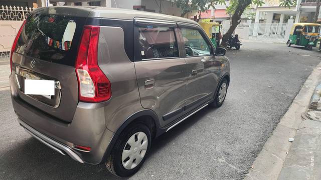 https://images10.gaadi.com/usedcar_image/4527702/original/processed_a58955a02ba0ece5bd55f9776ecc589f.jpg?imwidth=6402