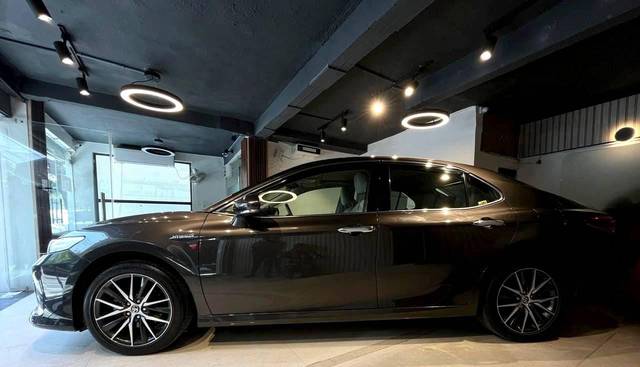 https://images10.gaadi.com/usedcar_image/4527712/original/processed_08015fb99889c164d75818e4deecd934.jpg?imwidth=6401