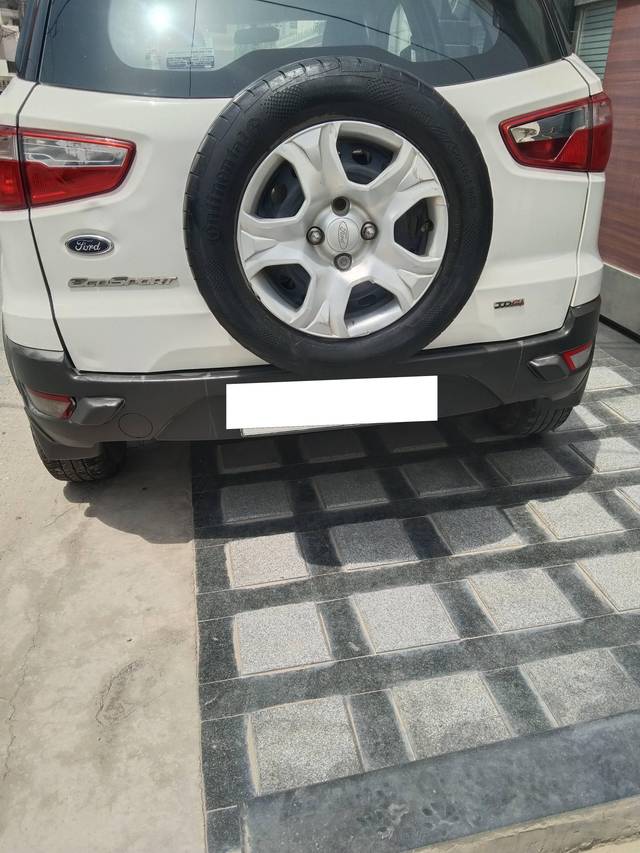 https://images10.gaadi.com/usedcar_image/4527714/original/processed_ffbb352402be1c3dbecab9fb8787843e.jpg?imwidth=6402