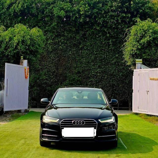 https://images10.gaadi.com/usedcar_image/4527715/original/processed_74f1993a30abfd345f350805934d29ae.jpg?imwidth=6400