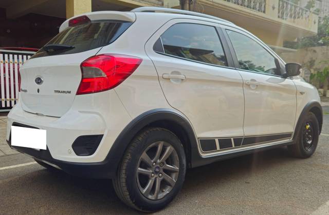 https://images10.gaadi.com/usedcar_image/4527716/original/processed_025dd182642ef50999275fdf32995245.jpg?imwidth=6401