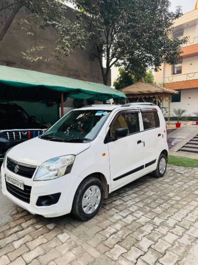 https://images10.gaadi.com/usedcar_image/4527718/original/processed_e97e2ccf-55e3-4b75-b8fc-821538b22a51.jpeg?imwidth=6400