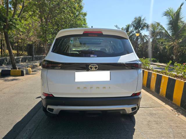 https://images10.gaadi.com/usedcar_image/4527720/original/processed_a51b40b64b671a0730ec4a62382f7a0c.jpg?imwidth=6402
