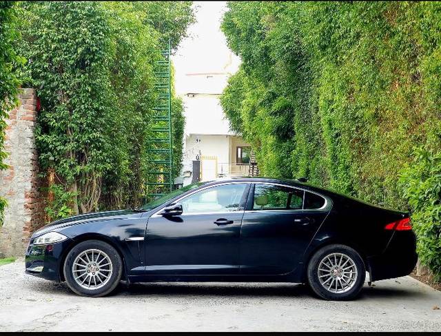 https://images10.gaadi.com/usedcar_image/4527723/original/fc3f38b45aab5c6cfb940c070cee7667.jpg?imwidth=6400