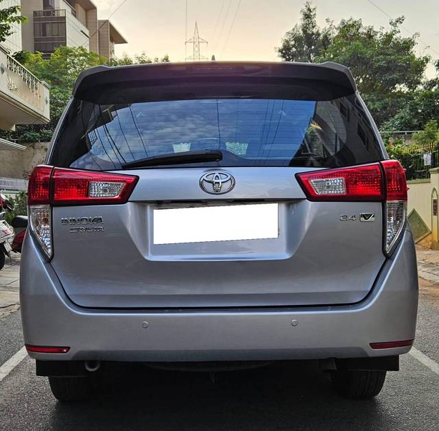https://images10.gaadi.com/usedcar_image/4527725/original/processed_a0d2f769c578f0d4b00e0d62a36abe41.jpg?imwidth=6402