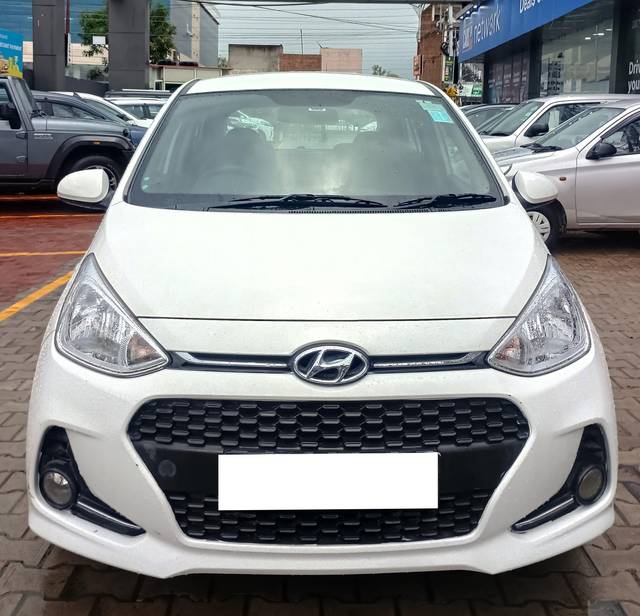 https://images10.gaadi.com/usedcar_image/4527730/original/processed_f8024ffcfc140a091f342fb52a231074.jpg?imwidth=6400