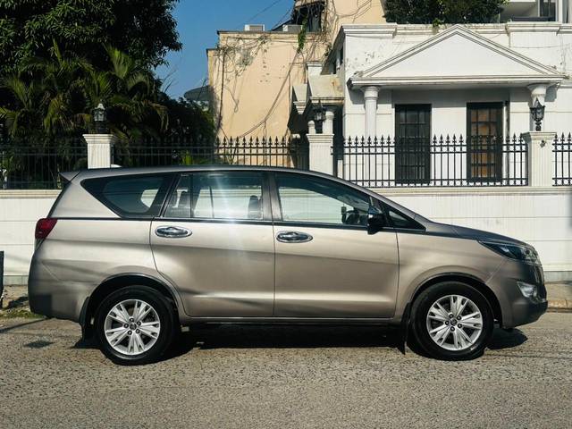 https://images10.gaadi.com/usedcar_image/4527739/original/0661c38f6943bdf905c9793e3d32c1d3.jpg?imwidth=6401