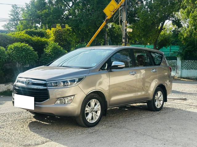 https://images10.gaadi.com/usedcar_image/4527739/original/processed_99de787c7480e1644d4b704729d1b9b3.jpg?imwidth=6400