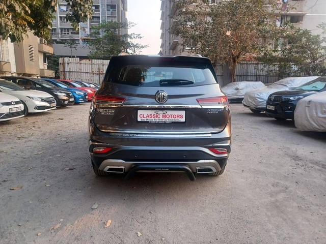 https://images10.gaadi.com/usedcar_image/4527750/original/processed_4afd4ba3bb48a0185b14d8e81f416072.jpeg?imwidth=6401