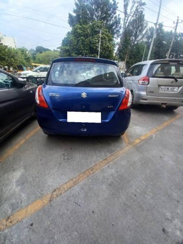 https://images10.gaadi.com/usedcar_image/4527751/original/processed_b36fbf25-8ad1-4874-9b55-9050b70b9543.jpg?imwidth=6401