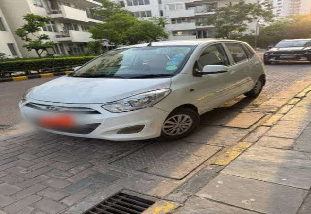 https://images10.gaadi.com/usedcar_image/4527793/original/16934cf5-e78c-4a66-84f7-f4aa18c9e61c.?imwidth=6401