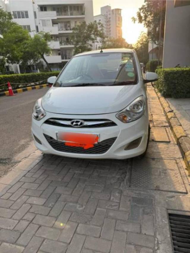 https://images10.gaadi.com/usedcar_image/4527793/original/processed_07f4ac48-a3b3-48aa-aff8-d880d79b1bfe.jpeg?imwidth=6402