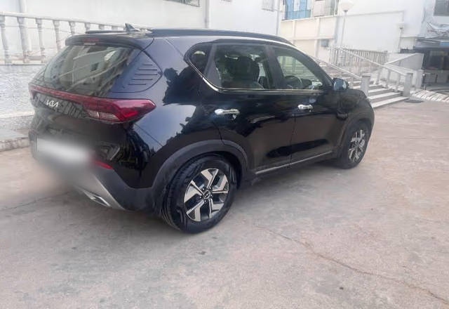 https://images10.gaadi.com/usedcar_image/4527797/original/4903456a-1134-4413-8e34-58f8d8394dd9.?imwidth=6401