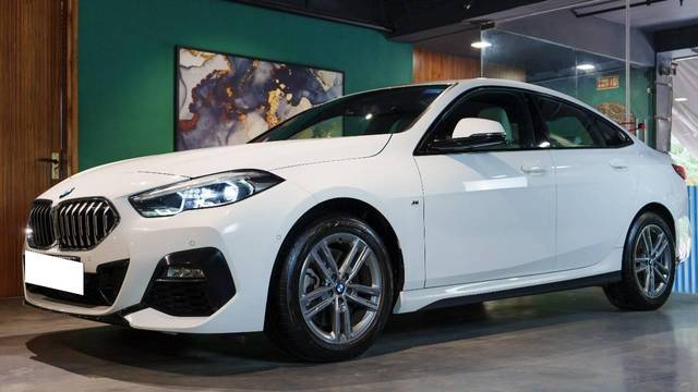 https://images10.gaadi.com/usedcar_image/4527812/original/processed_547ab67035d184afdeb0775efb66aabf.jpg?imwidth=6402