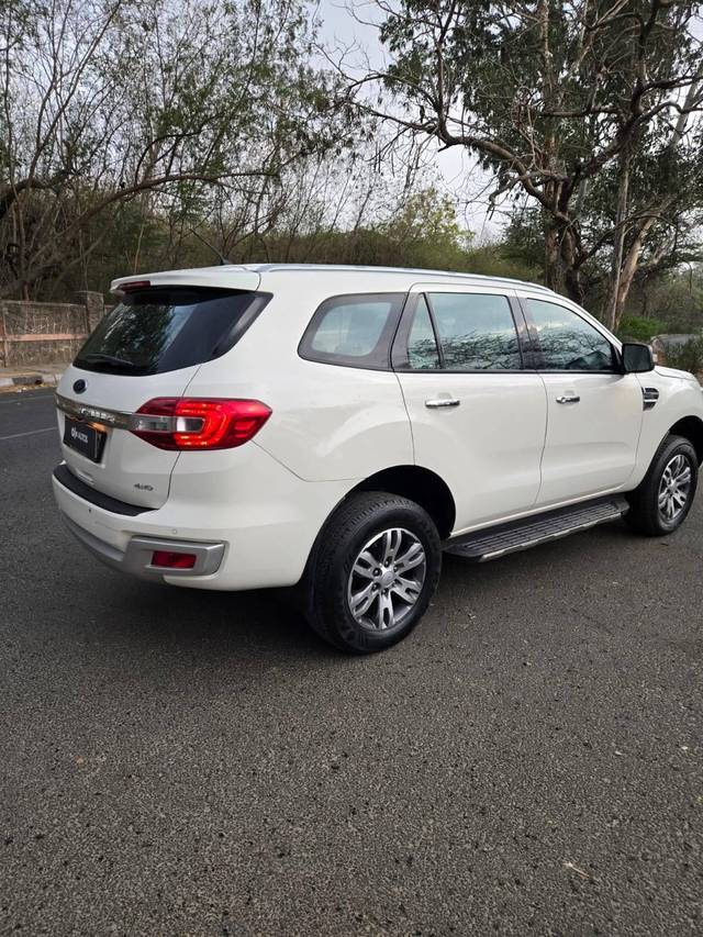 https://images10.gaadi.com/usedcar_image/4527815/original/processed_37efb7e3cf5949c0e04e22bf005ef87e.jpeg?imwidth=6401