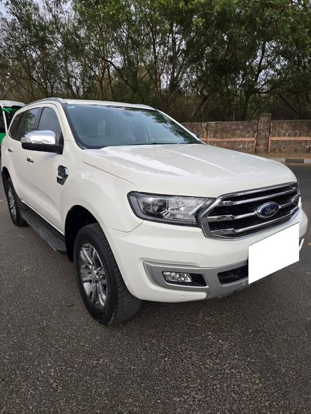 https://images10.gaadi.com/usedcar_image/4527815/original/processed_685ed2223026432e6796e1a080e75a67.jpeg?imwidth=6400