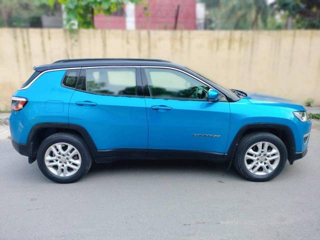 https://images10.gaadi.com/usedcar_image/4527818/original/processed_d0bf92f4454818723fad82ad5136b5ff.jpg?imwidth=6401