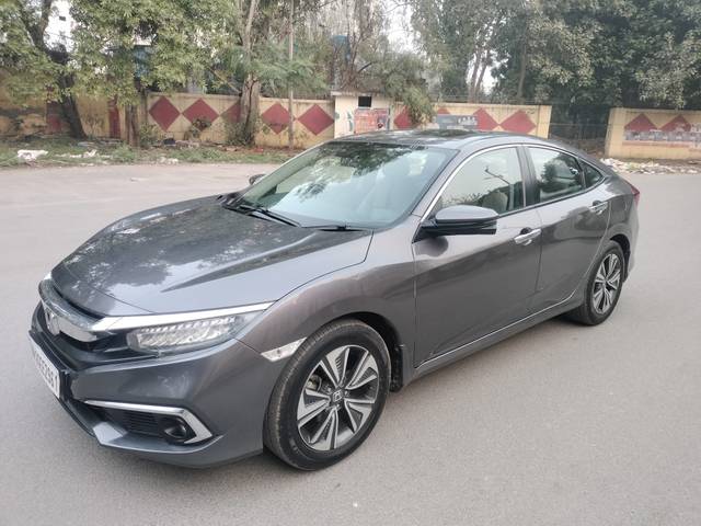 https://images10.gaadi.com/usedcar_image/4527844/original/4cf7189165c57866775b41c903f6afd4.jpg?imwidth=6400