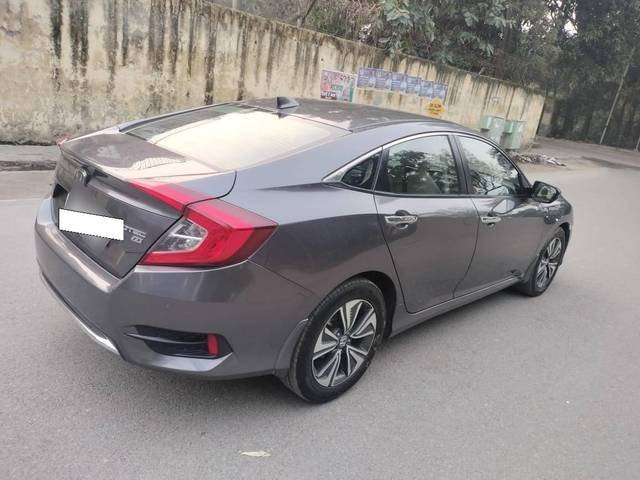 https://images10.gaadi.com/usedcar_image/4527844/original/processed_e3c256069e82ce4b32e1eb778f00fb84.jpg?imwidth=6401