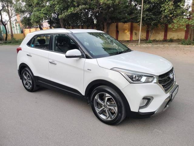 https://images10.gaadi.com/usedcar_image/4527848/original/processed_136eb6ad1b7420183cb9e1a9571db8bd.jpg?imwidth=6400