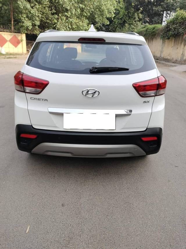https://images10.gaadi.com/usedcar_image/4527848/original/processed_322aeb80a8a378a0aeef1971b34e07f7.jpg?imwidth=6402
