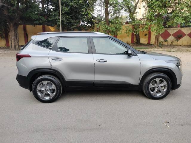 https://images10.gaadi.com/usedcar_image/4527849/original/f1348f8702a478384699aa32052f9a5e.jpg?imwidth=6401