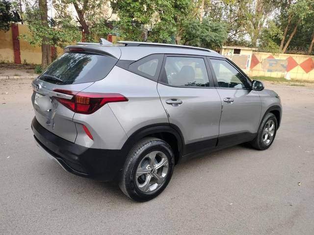 https://images10.gaadi.com/usedcar_image/4527849/original/processed_986583786c74bbedb80b8e01a4044677.jpg?imwidth=6402